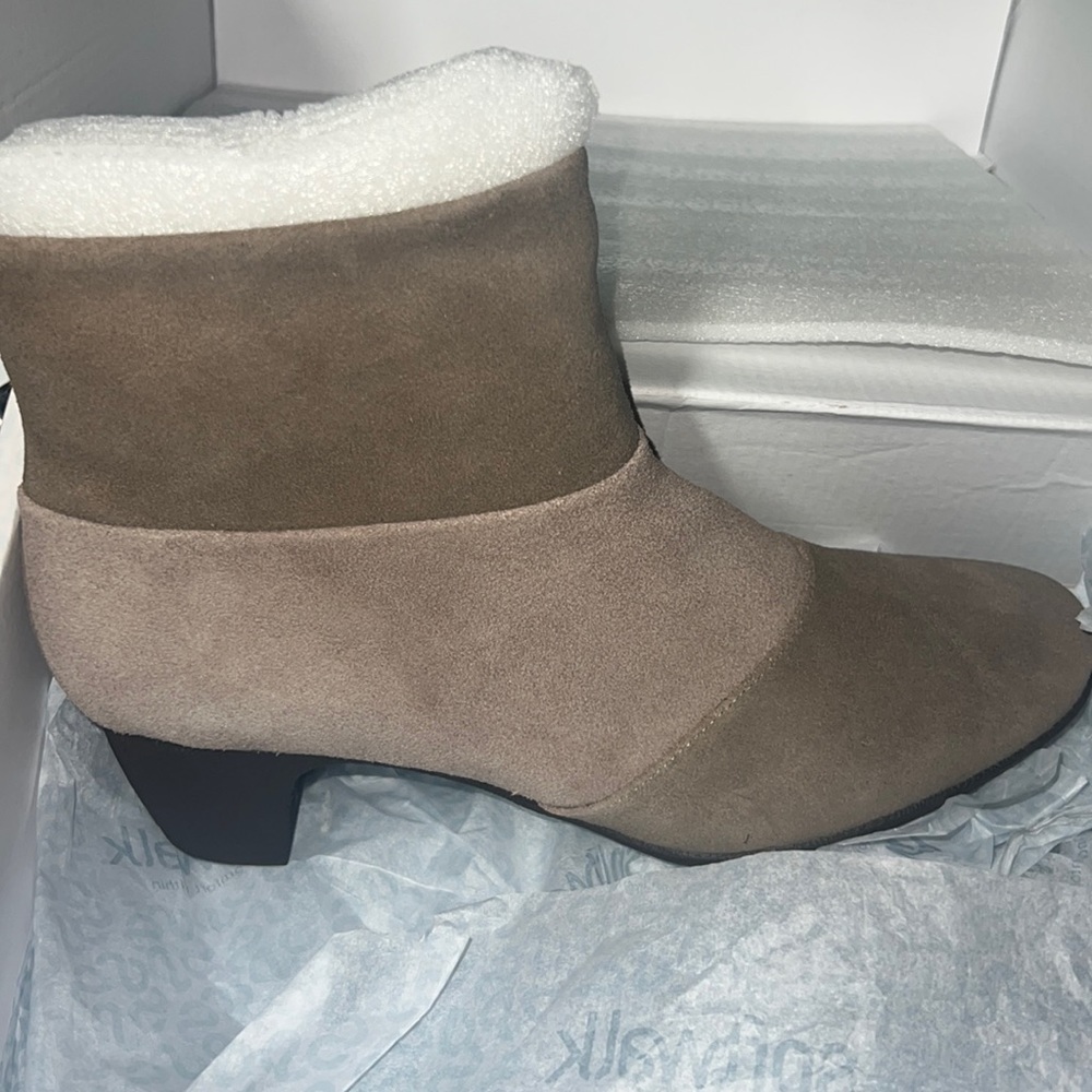 SoftWalk Women's Rocklin Ankle Boot